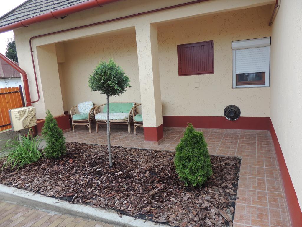 M&M Apartman Tiszafured Room photo