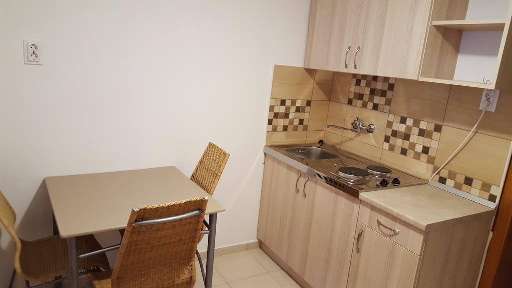 M&M Apartman Tiszafured Exterior photo